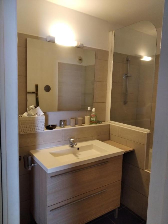 Bel Appartement Avec Terrasse Proche Des Plages Saint-Gilles-les Bains Ngoại thất bức ảnh