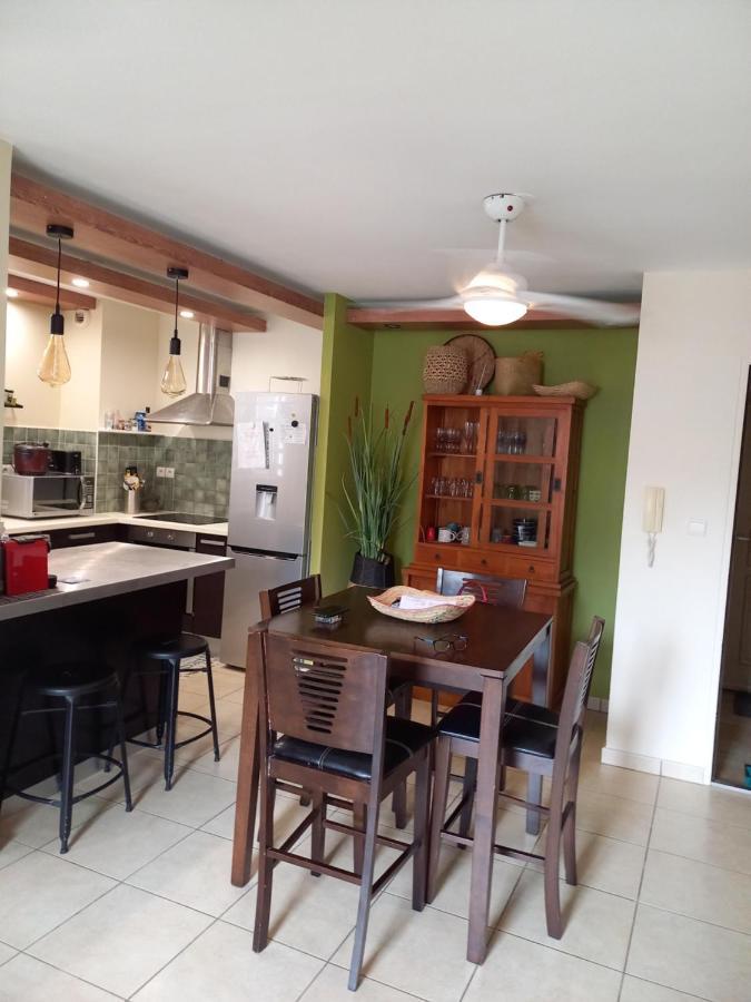 Bel Appartement Avec Terrasse Proche Des Plages Saint-Gilles-les Bains Ngoại thất bức ảnh