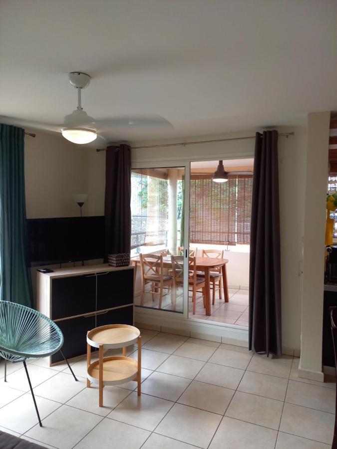 Bel Appartement Avec Terrasse Proche Des Plages Saint-Gilles-les Bains Ngoại thất bức ảnh